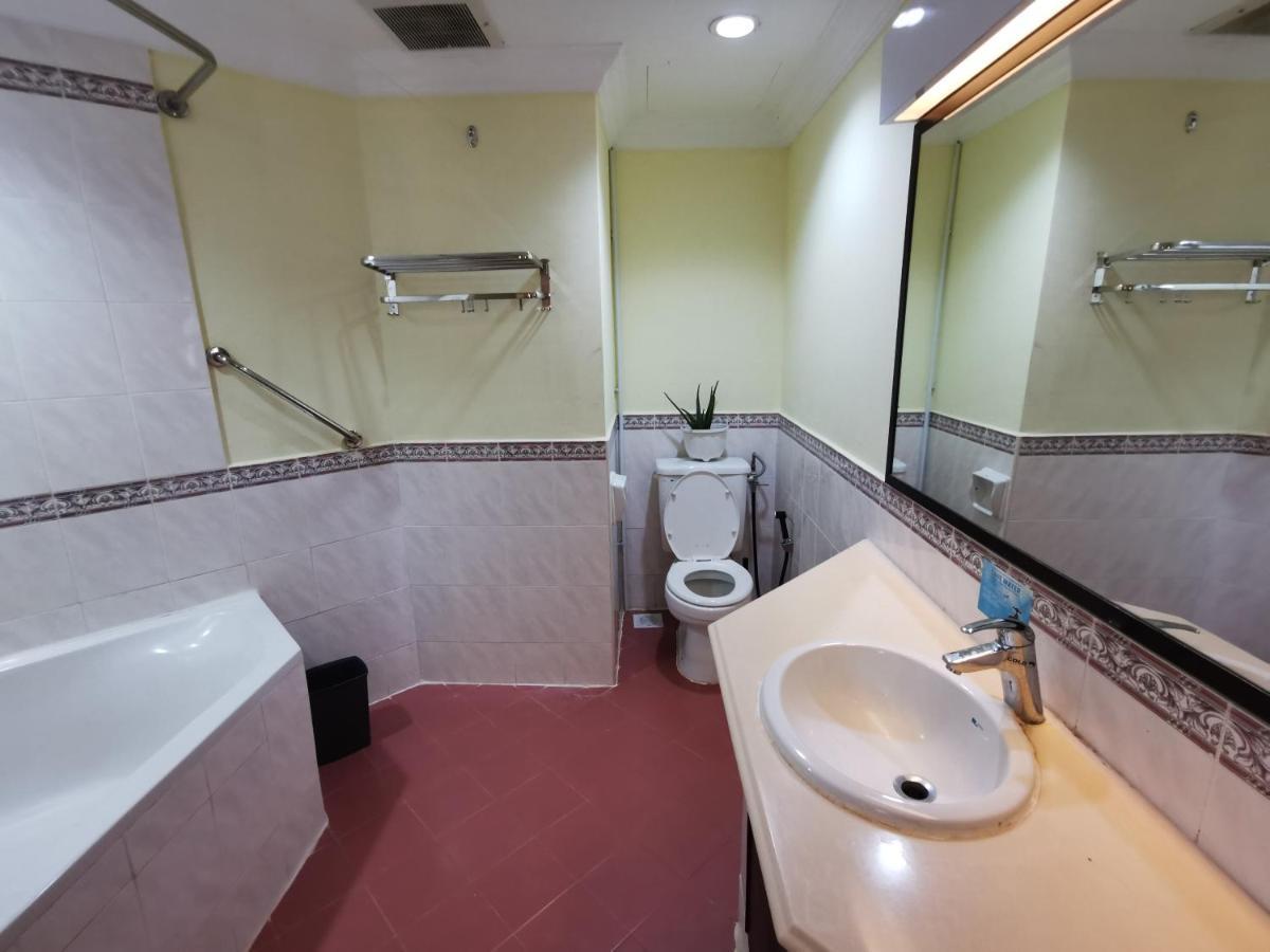 Lotus Desaru Beach Resort, 2 Bdrms, W/Splash Park Bandar Penawar エクステリア 写真