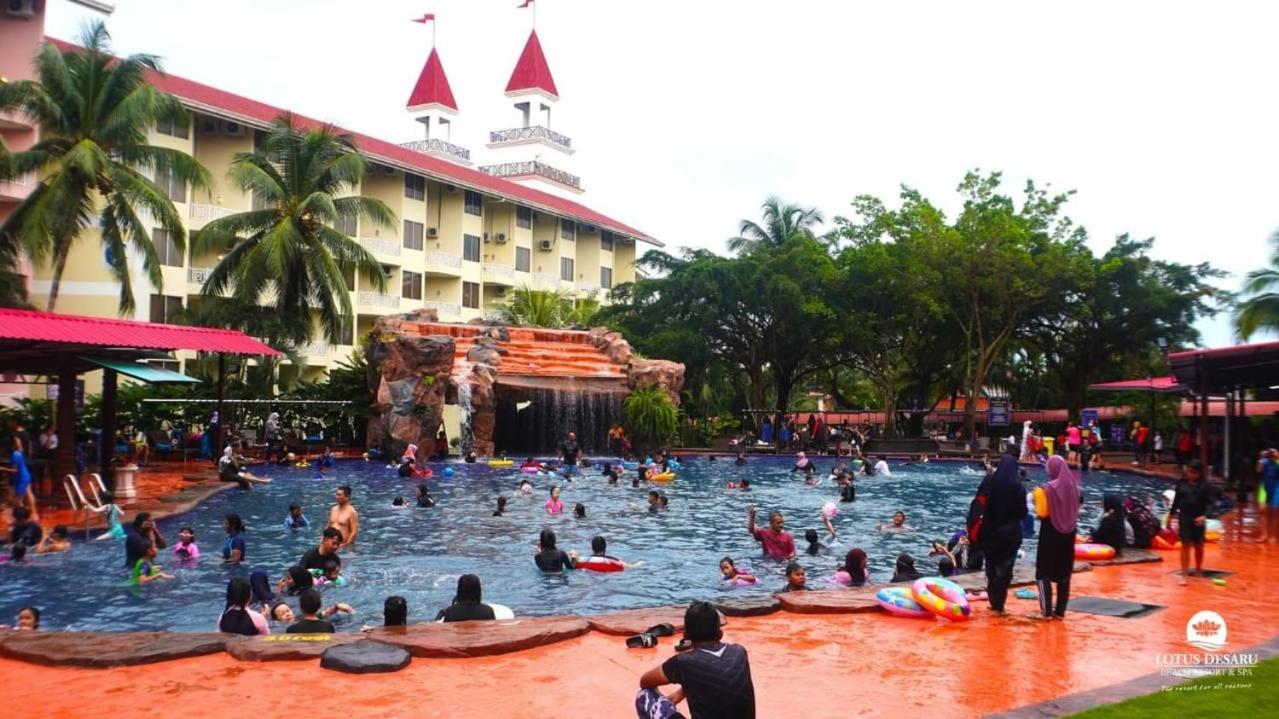Lotus Desaru Beach Resort, 2 Bdrms, W/Splash Park Bandar Penawar エクステリア 写真