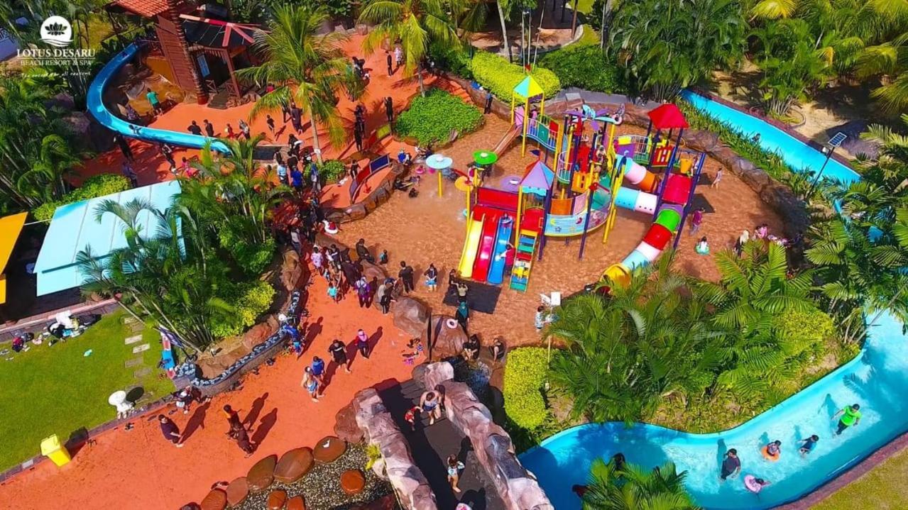 Lotus Desaru Beach Resort, 2 Bdrms, W/Splash Park Bandar Penawar エクステリア 写真
