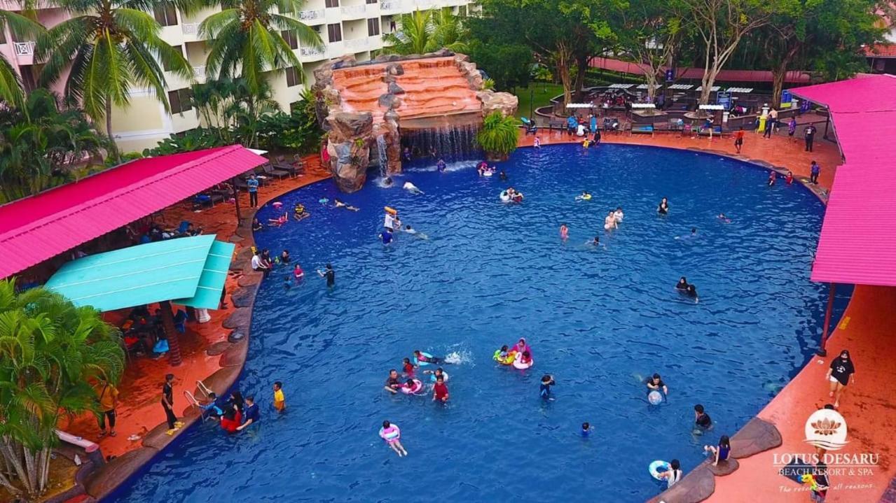 Lotus Desaru Beach Resort, 2 Bdrms, W/Splash Park Bandar Penawar エクステリア 写真